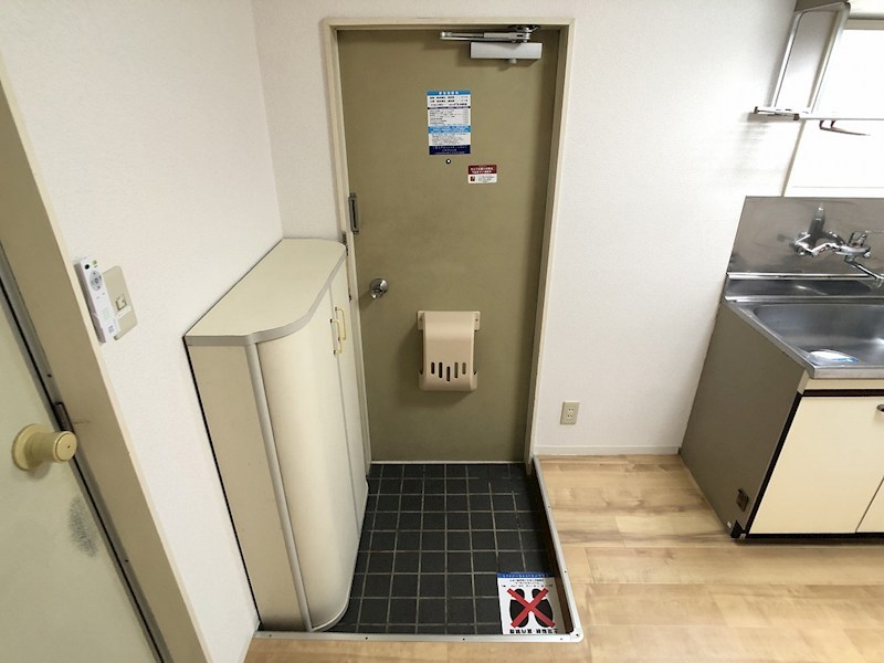 ラ・ファミーユ 玄関