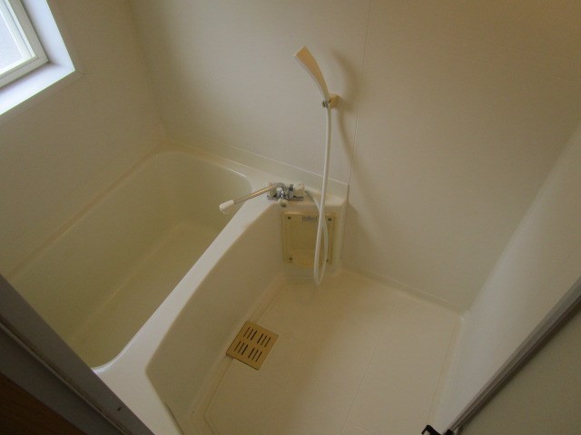 半田ビレッジ７号棟 風呂画像