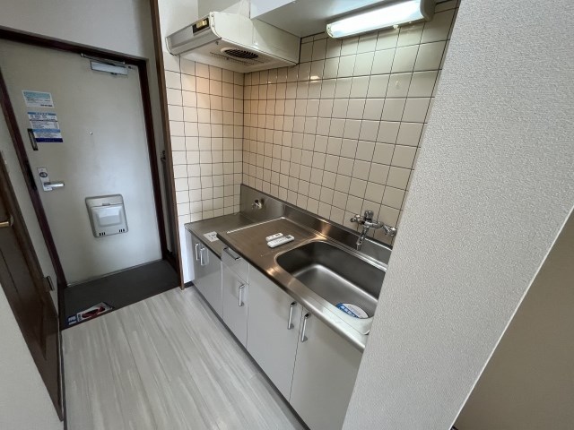 R・ESTATE（アールエステート） キッチン