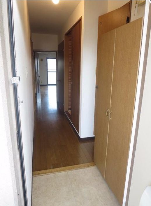 アーバンささがせ 玄関