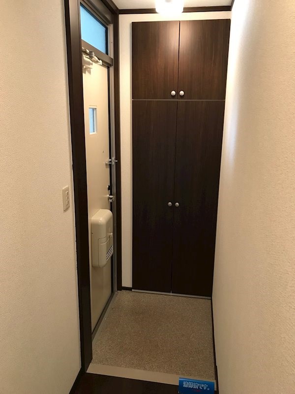 プレシャスコート 玄関