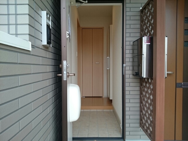 スキャット 玄関