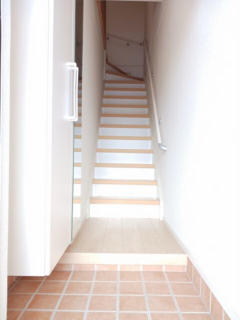 ラティアⅡ　Ａ 玄関