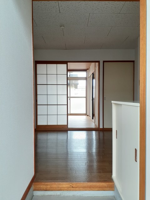 ラフォーレミキ 玄関