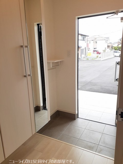 アウレリッソＢ 玄関