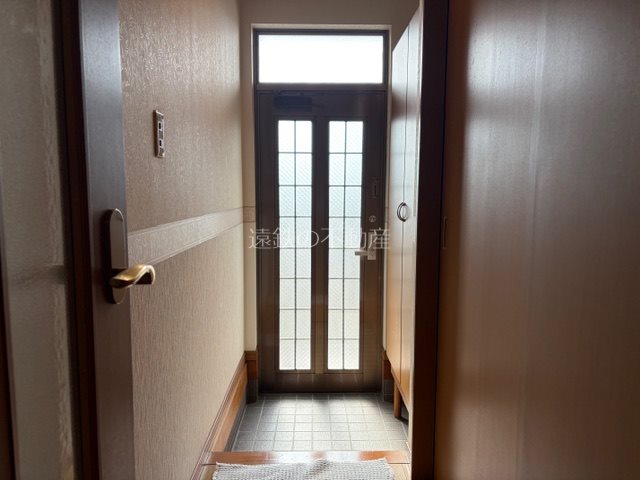 西島ハイツ 玄関
