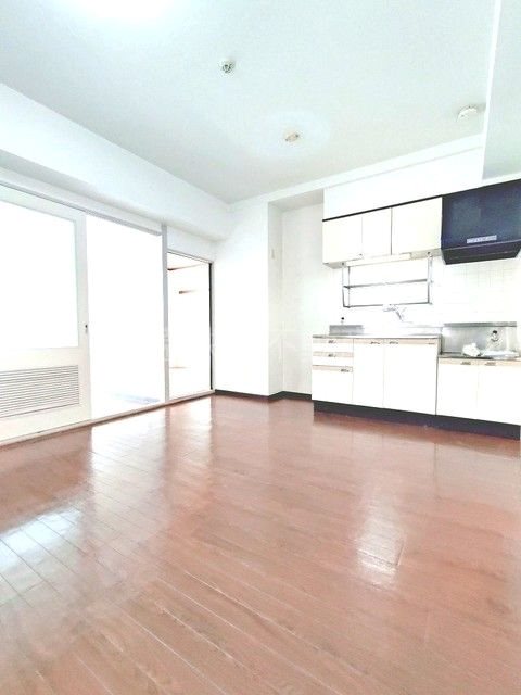 リアライズ山下町 リビング