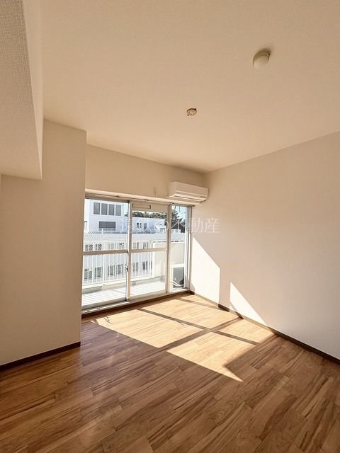 リアライズ山下町 ベッドルーム