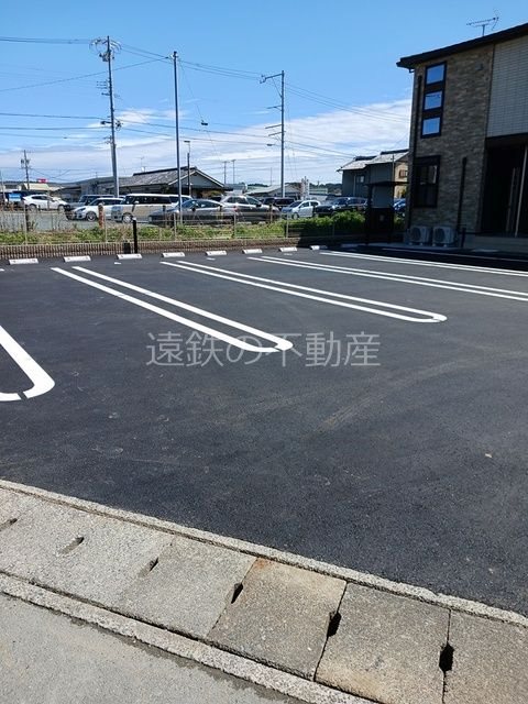 アルバ　涼 駐車場
