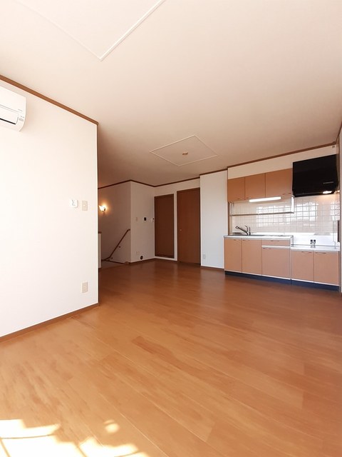 メゾン・スカイ・マム　Ｃ リビング