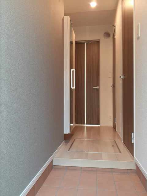 フローラコート 玄関