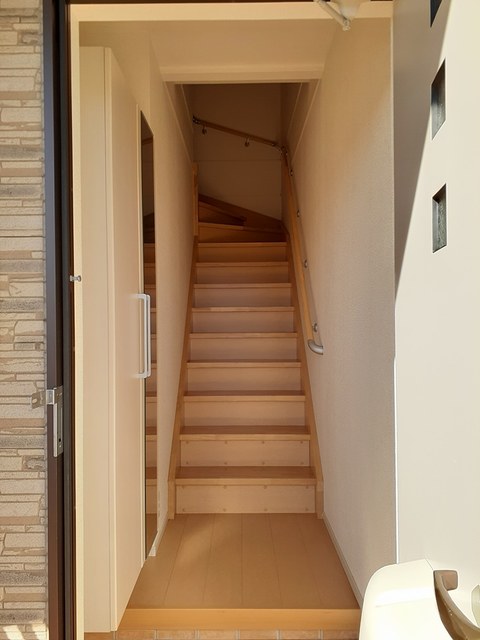 ラ・ルーチェ 玄関