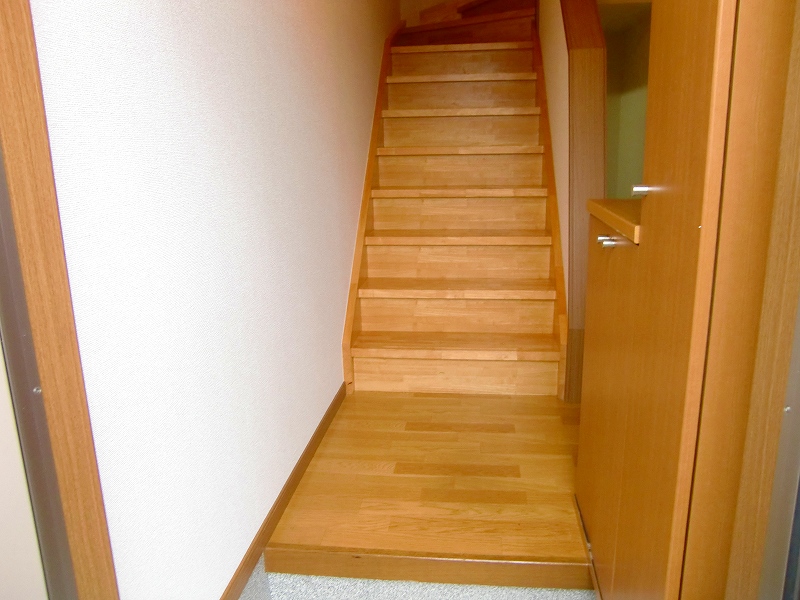 日吉山ハイツＡ 玄関