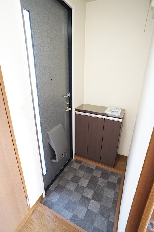 ガーデンハイツ四ツ池A 玄関