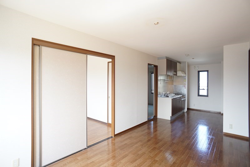 ガーデンハイツ四ツ池A リビング