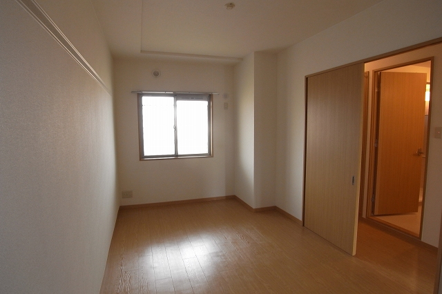 アネーロ ベッドルーム