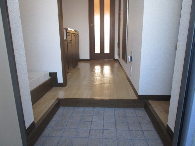 初生マンション 玄関