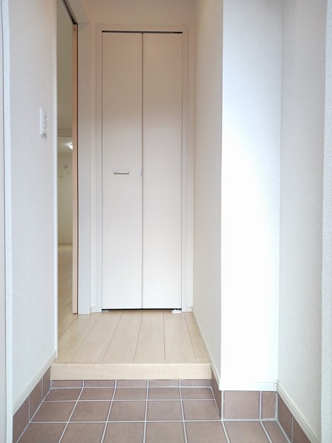 ベルシャトーＮ 玄関