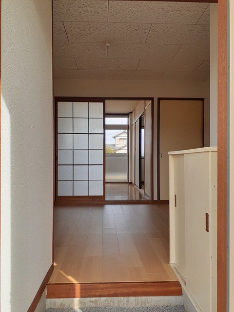 キャピタル涼松 玄関