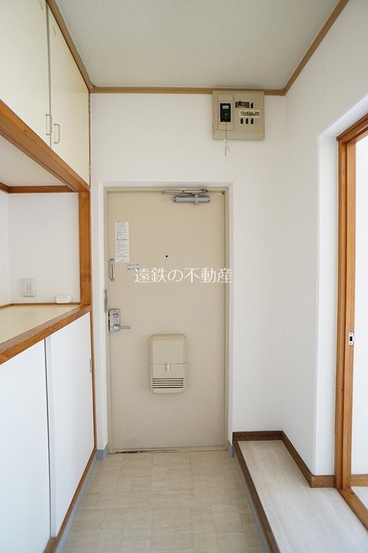 ハイツスバル  玄関