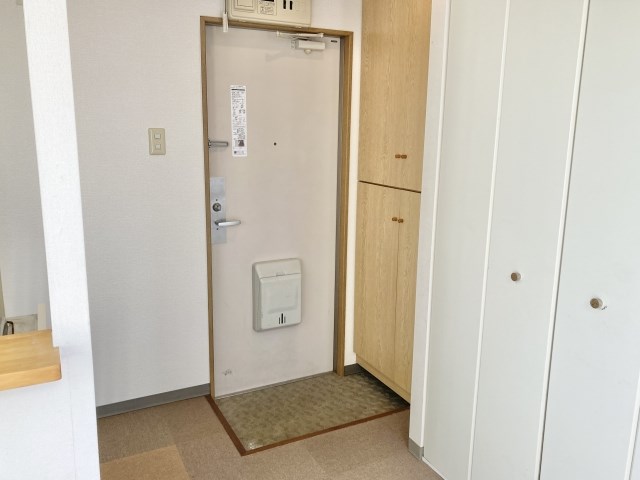 アビタシオン（葵西） 玄関