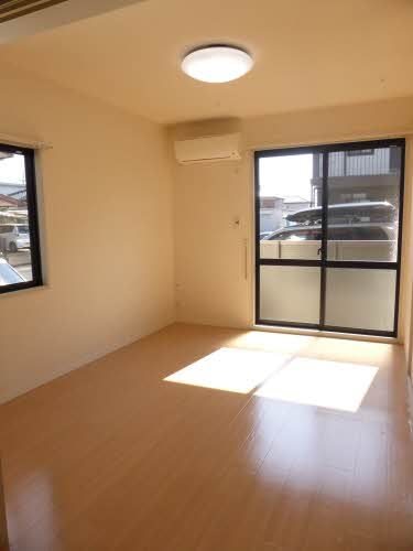 ブラセール加茂 ベッドルーム