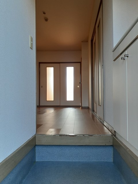 メゾンリバティー 玄関