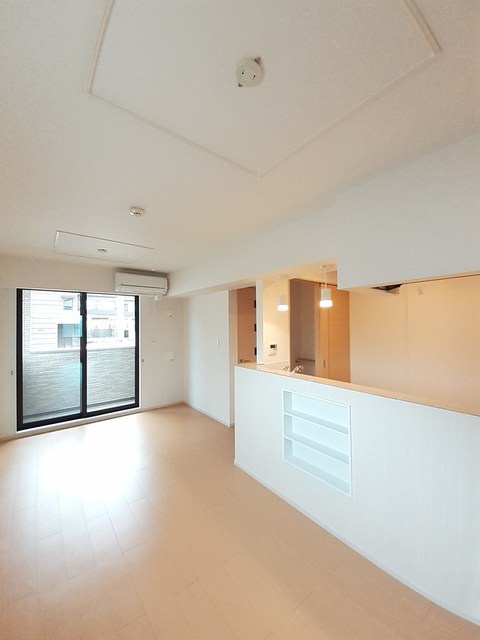 アベイユ山手 リビング