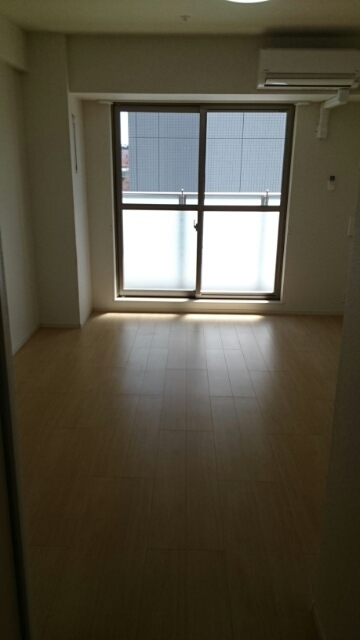 ダイヤモンドリング リビング