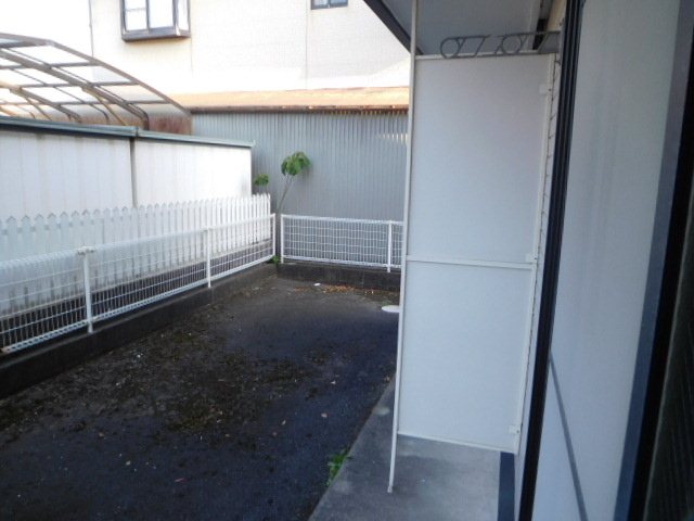 コンフォートハイツ清崎（旧KIYOSAKI） ベランダ