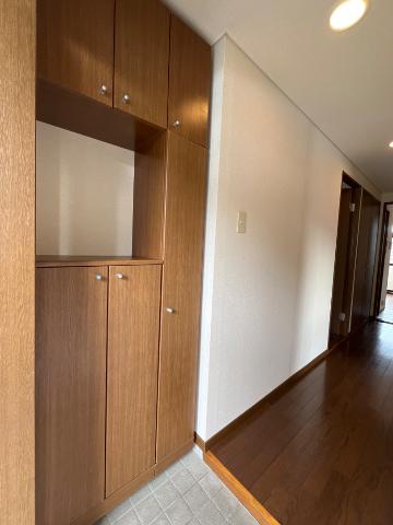 サバーイ・デイ・ビラ 玄関