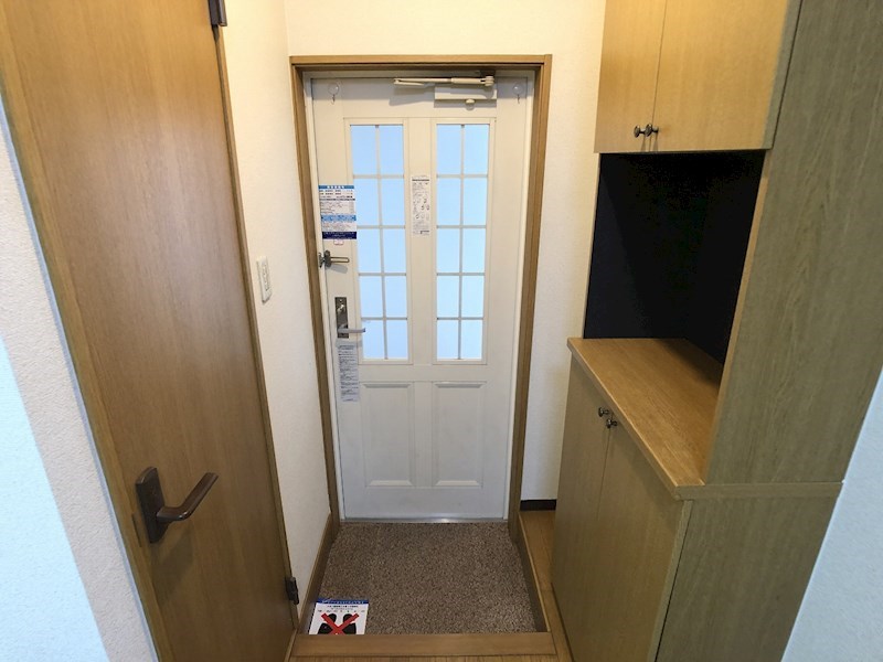 半田ビレッジ７号棟 玄関