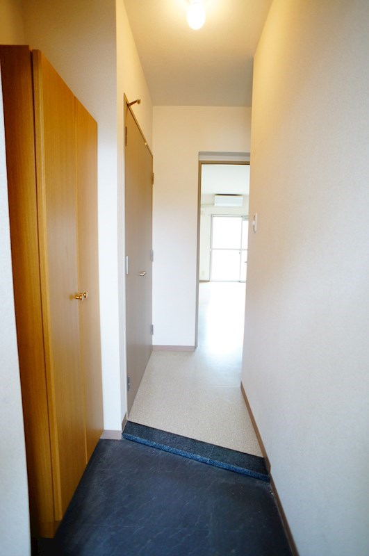 エルシックス 玄関