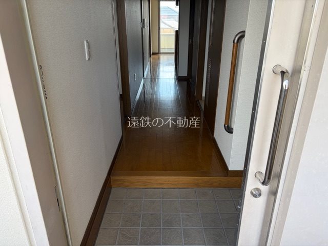 ココモ岡田マンション 玄関
