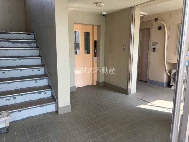 ココモ岡田マンション エントランス