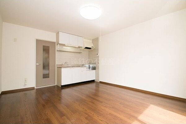 SurplusユーリンB  リビング