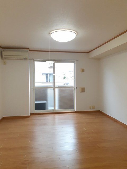 シャトースズキ リビング