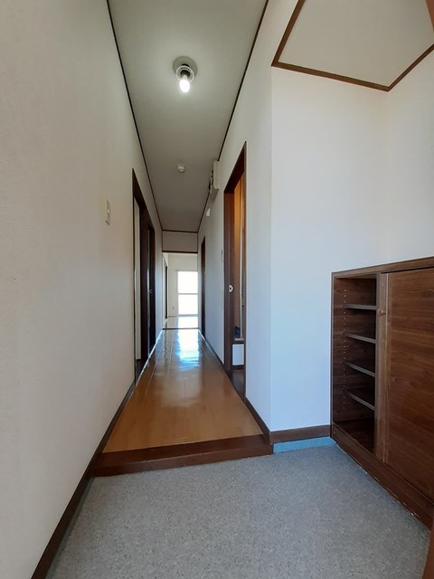 メゾンサワダ 玄関