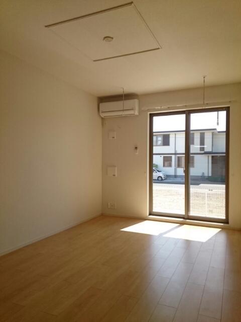 サン・ルーチェⅣ リビング