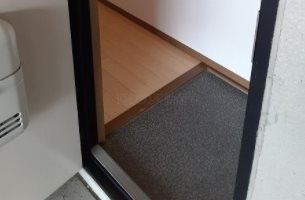 ロイヤルガーデン　ｃ 玄関