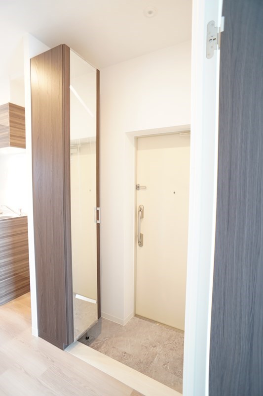 エスコルト 玄関