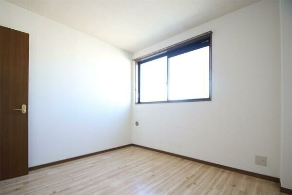 サンライズ弥栄Ⅲ ベッドルーム