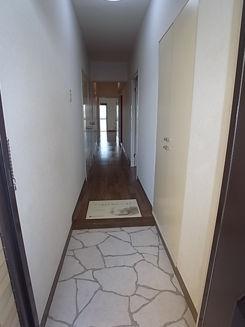 リヴェールセントラルハイツ 玄関