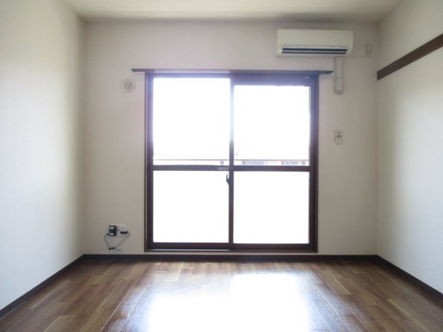 Ｕ－シュプールⅡ（ユーシュプールツー） リビング