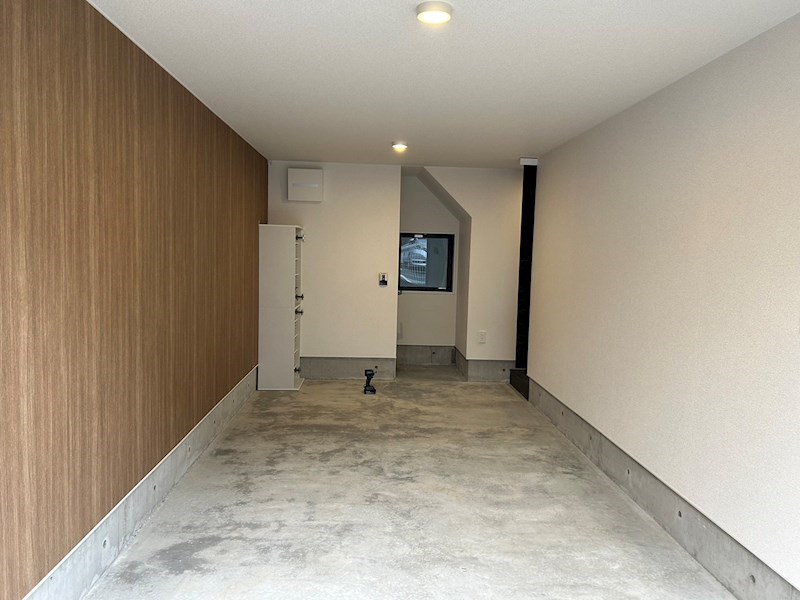 R-Garage助信 玄関