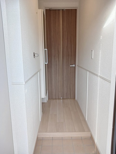 ホワイトルーム恩地 玄関