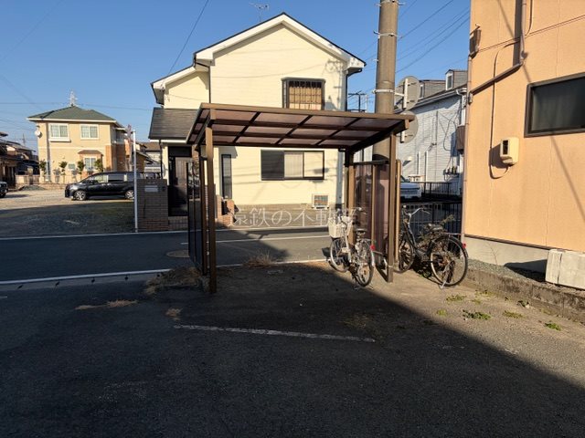 コーポラスしき 駐車場