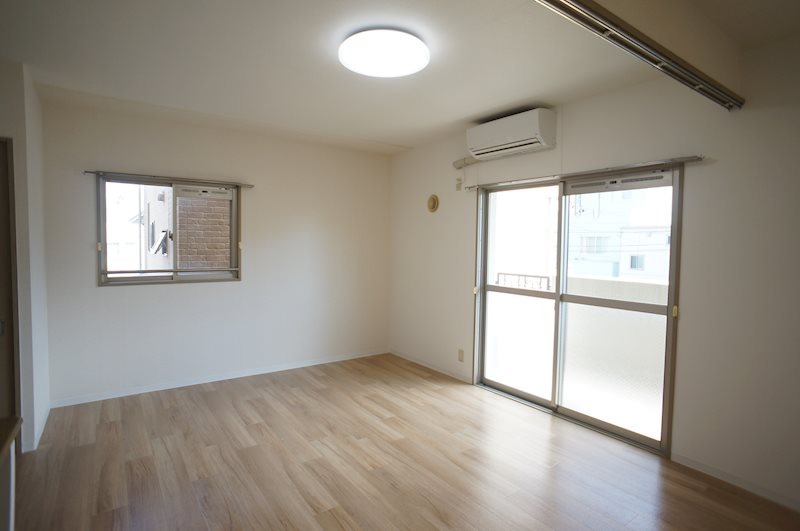 エルシックス リビング