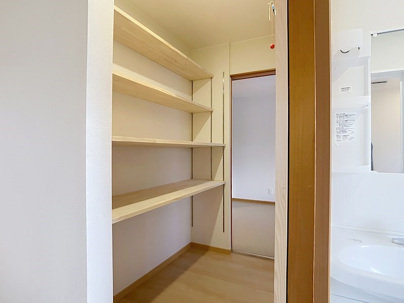 三組町162-2貸家 収納