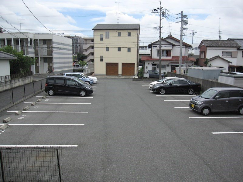 Happiness初生（ハピネス初生） 駐車場
